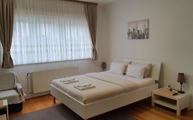 Studio Apartman 11
